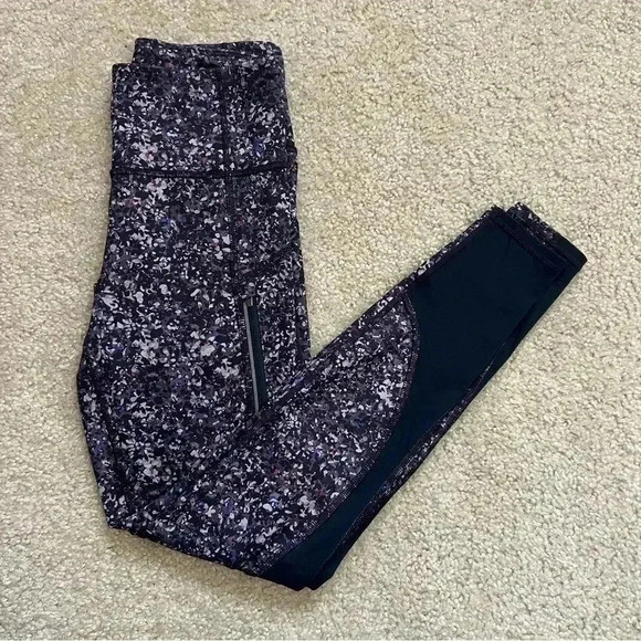 Athleta Rainer Printed Mesh Tight Leggings Purple Women Size XS Gym Active. - Picture 3 of 16